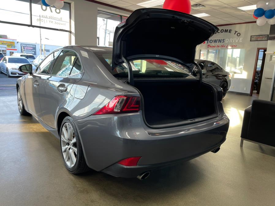 Used Lexus IS 250 4dr Sport Sdn AWD 2015 | 5 Towns Drive. Inwood, New York Used Lexus IS 250 4dr Sport Sdn AWD 2015 | 5 Towns Drive. Inwood, New York