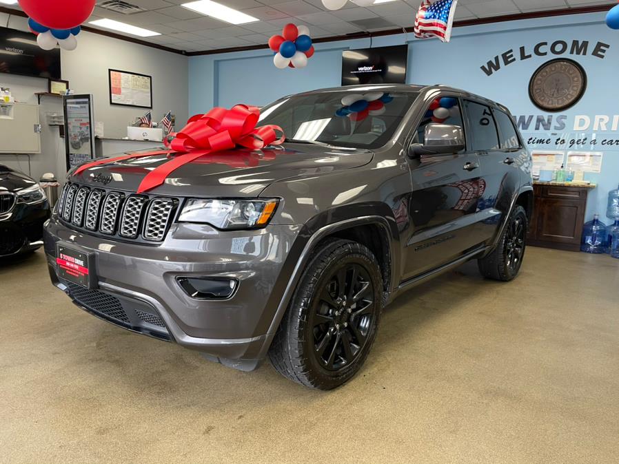 2017 Jeep Grand Cherokee Altitude 4x4, available for sale in Inwood, New York | 5 Towns Drive. Inwood, New York 2017 Jeep Grand Cherokee Altitude 4x4, available for sale in Inwood, New York | 5 Towns Drive. Inwood, New York