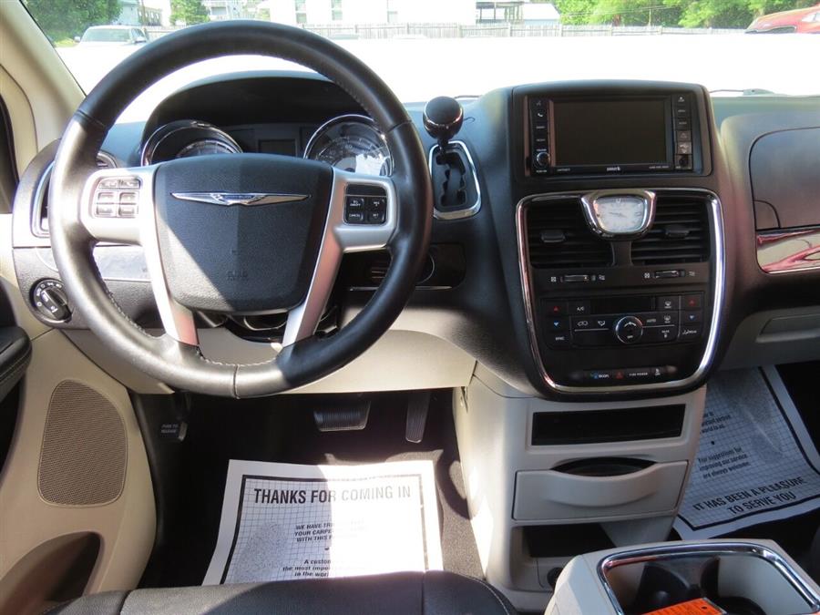 Used Chrysler Town And Country Touring 4dr Mini Van 2016 | Lake City Exports Inc. Auburn, Maine Used Chrysler Town And Country Touring 4dr Mini Van 2016 | Lake City Exports Inc. Auburn, Maine