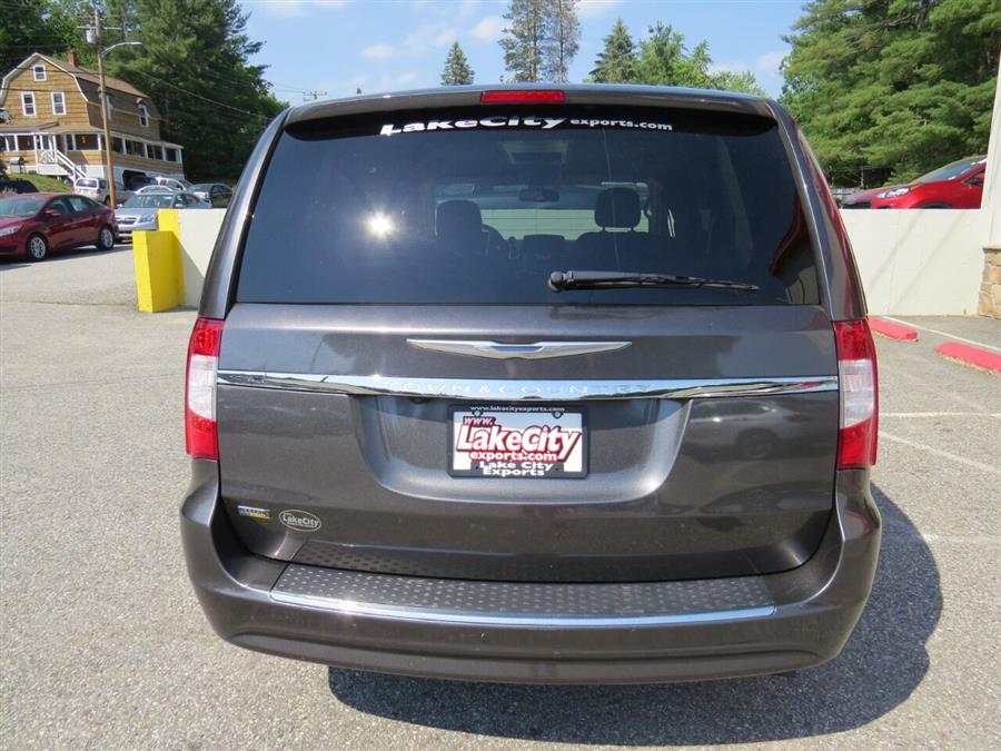 Used Chrysler Town And Country Touring 4dr Mini Van 2016 | Lake City Exports Inc. Auburn, Maine Used Chrysler Town And Country Touring 4dr Mini Van 2016 | Lake City Exports Inc. Auburn, Maine