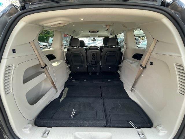 Used Chrysler Pacifica Touring L 2017 | Hillside Auto Outlet. Jamaica, New York Used Chrysler Pacifica Touring L 2017 | Hillside Auto Outlet. Jamaica, New York