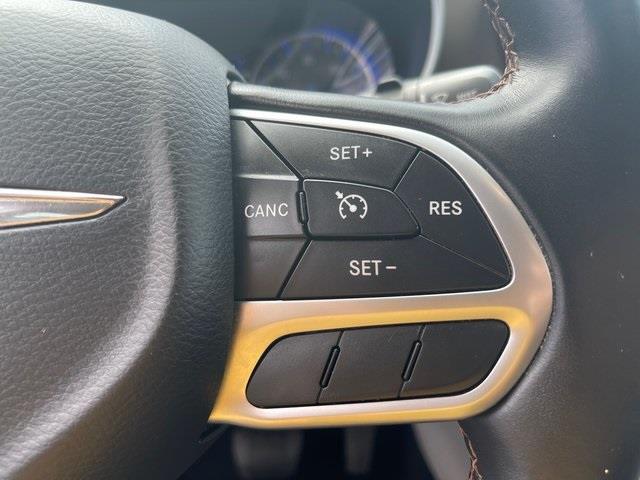 Used Chrysler Pacifica Touring L 2017 | Hillside Auto Outlet. Jamaica, New York Used Chrysler Pacifica Touring L 2017 | Hillside Auto Outlet. Jamaica, New York