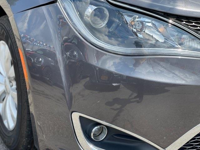 Used Chrysler Pacifica Touring L 2017 | Hillside Auto Outlet. Jamaica, New York Used Chrysler Pacifica Touring L 2017 | Hillside Auto Outlet. Jamaica, New York