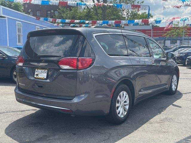 Used Chrysler Pacifica Touring L 2017 | Hillside Auto Outlet. Jamaica, New York Used Chrysler Pacifica Touring L 2017 | Hillside Auto Outlet. Jamaica, New York