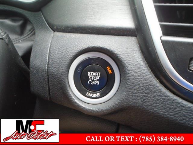 2016 Chrysler 200 4dr Sdn Limited FWD, available for sale in Colby, Kansas | M C Auto Outlet Inc. Colby, Kansas 2016 Chrysler 200 4dr Sdn Limited FWD, available for sale in Colby, Kansas | M C Auto Outlet Inc. Colby, Kansas