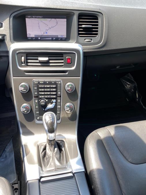 Used Volvo V60 4dr Wgn T5 Drive-E Platinum FWD 2015 | Lava Motors 2 Inc. Canton, Connecticut Used Volvo V60 4dr Wgn T5 Drive-E Platinum FWD 2015 | Lava Motors 2 Inc. Canton, Connecticut