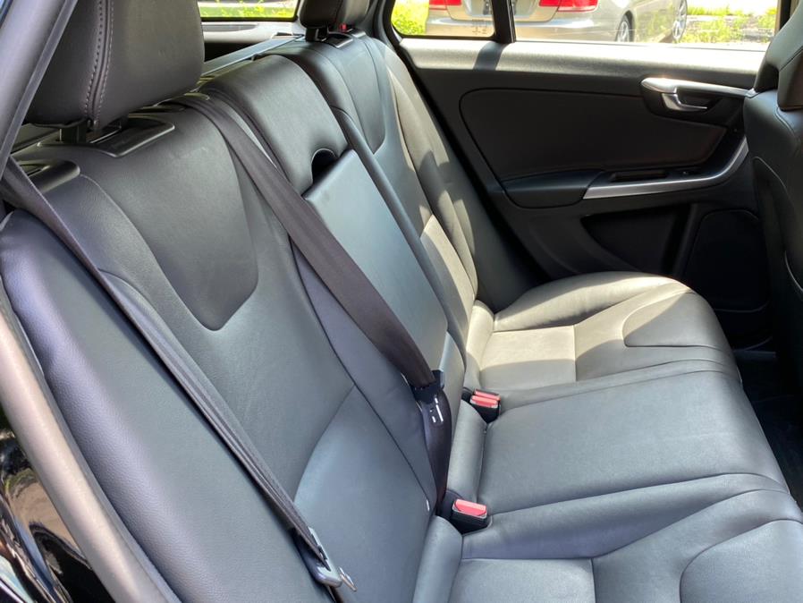 Used Volvo V60 4dr Wgn T5 Drive-E Platinum FWD 2015 | Lava Motors 2 Inc. Canton, Connecticut Used Volvo V60 4dr Wgn T5 Drive-E Platinum FWD 2015 | Lava Motors 2 Inc. Canton, Connecticut