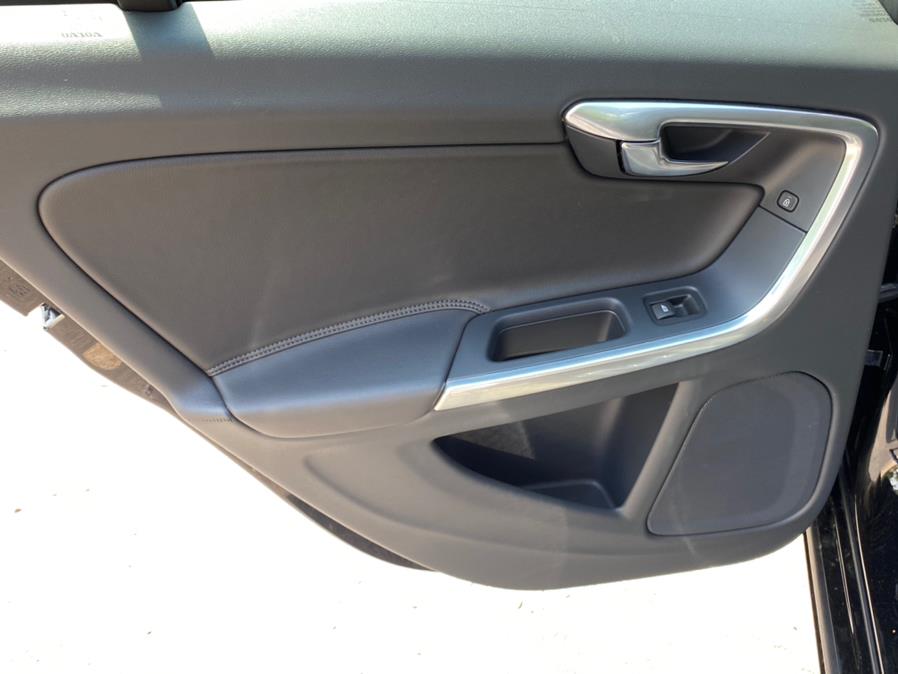 Used Volvo V60 4dr Wgn T5 Drive-E Platinum FWD 2015 | Lava Motors 2 Inc. Canton, Connecticut Used Volvo V60 4dr Wgn T5 Drive-E Platinum FWD 2015 | Lava Motors 2 Inc. Canton, Connecticut