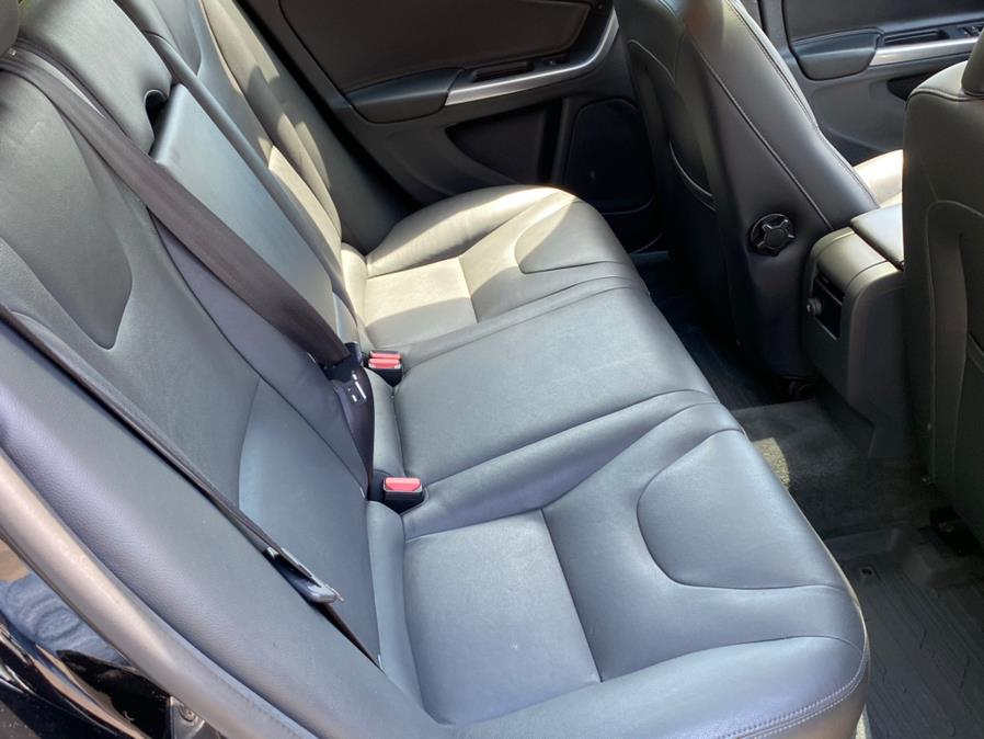 Used Volvo V60 4dr Wgn T5 Drive-E Platinum FWD 2015 | Lava Motors 2 Inc. Canton, Connecticut Used Volvo V60 4dr Wgn T5 Drive-E Platinum FWD 2015 | Lava Motors 2 Inc. Canton, Connecticut