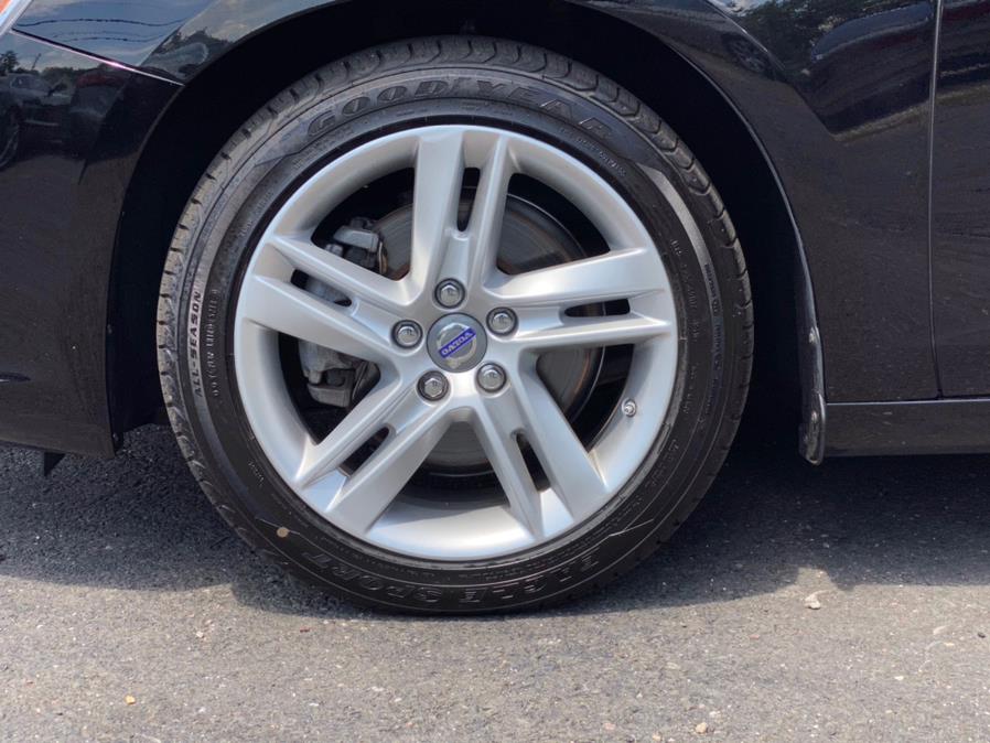 Used Volvo V60 4dr Wgn T5 Drive-E Platinum FWD 2015 | Lava Motors 2 Inc. Canton, Connecticut Used Volvo V60 4dr Wgn T5 Drive-E Platinum FWD 2015 | Lava Motors 2 Inc. Canton, Connecticut
