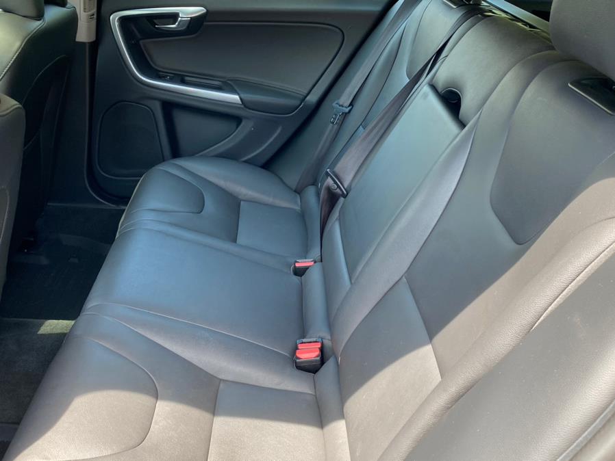Used Volvo V60 4dr Wgn T5 Drive-E Platinum FWD 2015 | Lava Motors 2 Inc. Canton, Connecticut Used Volvo V60 4dr Wgn T5 Drive-E Platinum FWD 2015 | Lava Motors 2 Inc. Canton, Connecticut