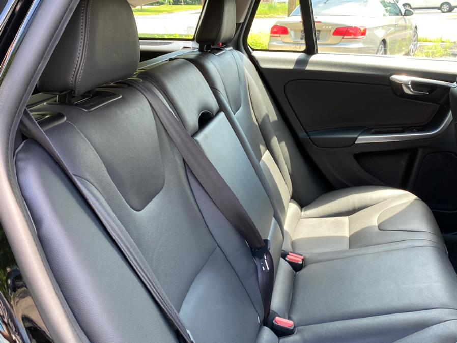 Used Volvo V60 4dr Wgn T5 Drive-E Platinum FWD 2015 | Lava Motors 2 Inc. Canton, Connecticut Used Volvo V60 4dr Wgn T5 Drive-E Platinum FWD 2015 | Lava Motors 2 Inc. Canton, Connecticut
