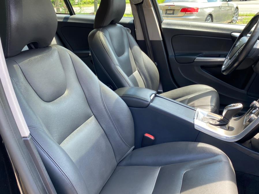 Used Volvo V60 4dr Wgn T5 Drive-E Platinum FWD 2015 | Lava Motors 2 Inc. Canton, Connecticut Used Volvo V60 4dr Wgn T5 Drive-E Platinum FWD 2015 | Lava Motors 2 Inc. Canton, Connecticut