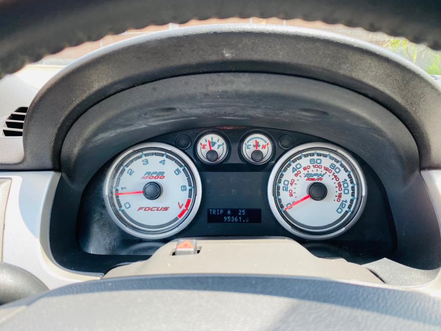 Used Ford Focus 4dr Sdn SES 2009 | Supreme Automotive. New Britain, Connecticut Used Ford Focus 4dr Sdn SES 2009 | Supreme Automotive. New Britain, Connecticut