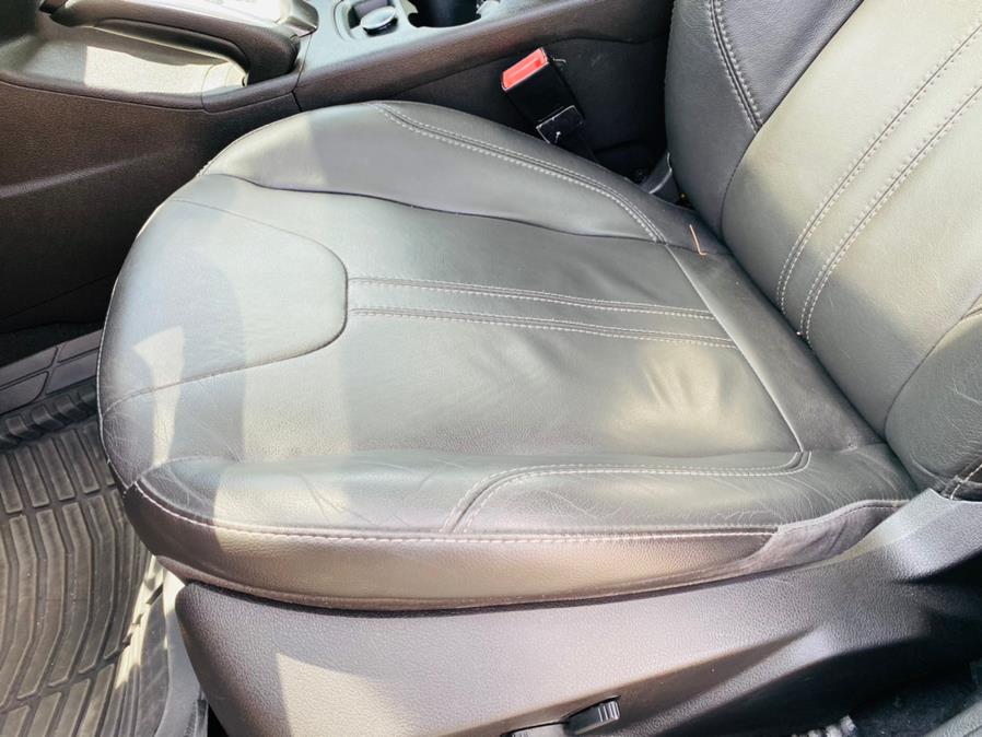 Used Ford Focus 5dr HB SE 2013 | Supreme Automotive. New Britain, Connecticut Used Ford Focus 5dr HB SE 2013 | Supreme Automotive. New Britain, Connecticut