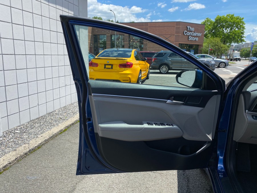 Used Hyundai Elantra SE Auto 2019 | Apex Westchester Used Vehicles. White Plains, New York Used Hyundai Elantra SE Auto 2019 | Apex Westchester Used Vehicles. White Plains, New York