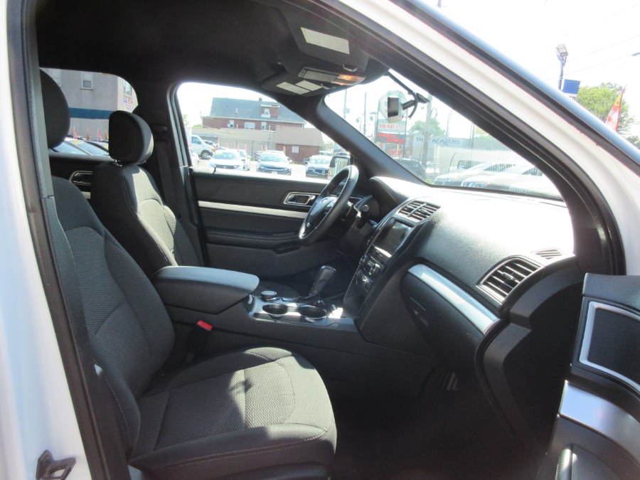 2017 Ford Explorer XLT 4WD, available for sale in Linden, New Jersey | Route 27 Auto Mall. Linden, New Jersey 2017 Ford Explorer XLT 4WD, available for sale in Linden, New Jersey | Route 27 Auto Mall. Linden, New Jersey