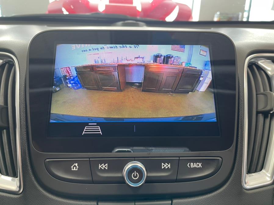 Used Chevrolet Malibu 4dr Sdn LT 2020 | 5 Towns Drive. Inwood, New York Used Chevrolet Malibu 4dr Sdn LT 2020 | 5 Towns Drive. Inwood, New York