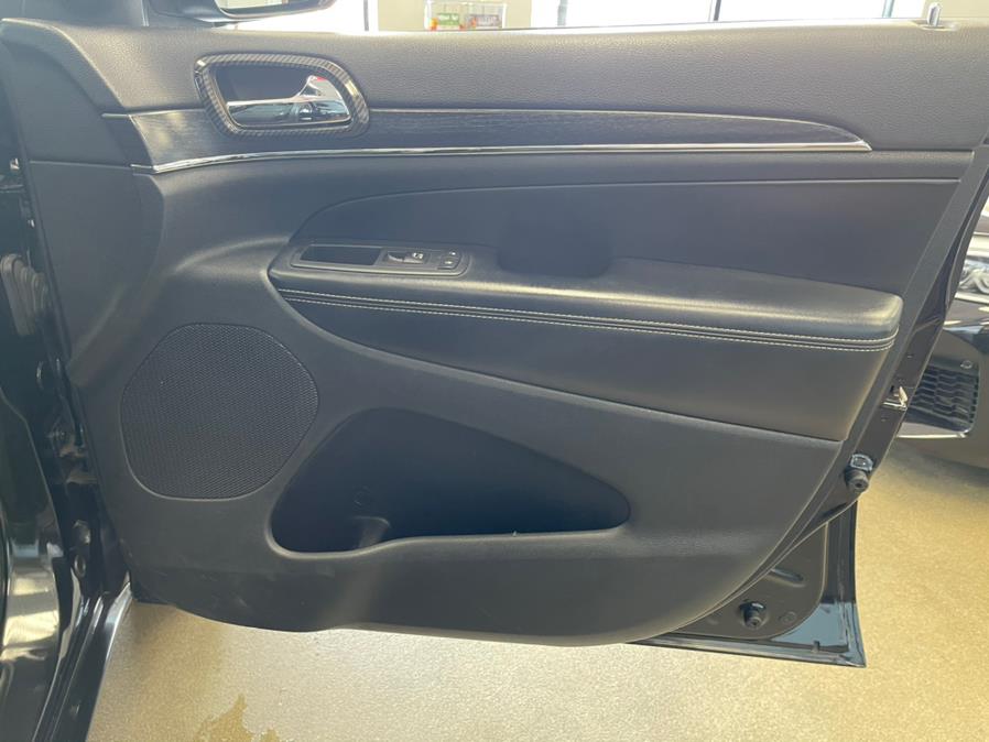2014 Jeep Grand Cherokee 4WD 4dr Limited, available for sale in Inwood, New York | 5 Towns Drive. Inwood, New York 2014 Jeep Grand Cherokee 4WD 4dr Limited, available for sale in Inwood, New York | 5 Towns Drive. Inwood, New York