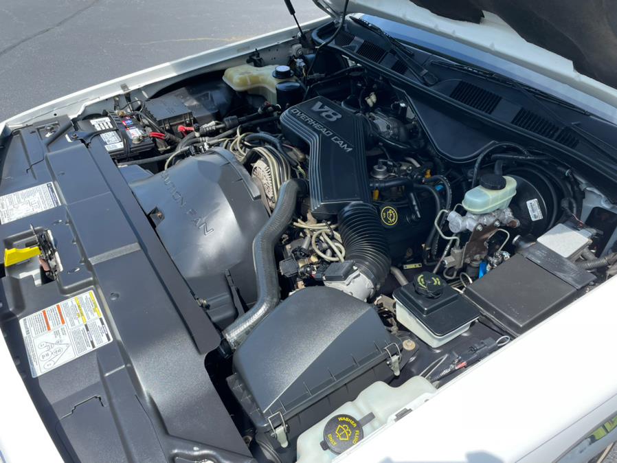 1995 Lincoln Town Car 4dr Sedan Signature, available for sale in Milford, Connecticut | Chip's Auto Sales Inc. Milford, Connecticut 1995 Lincoln Town Car 4dr Sedan Signature, available for sale in Milford, Connecticut | Chip's Auto Sales Inc. Milford, Connecticut