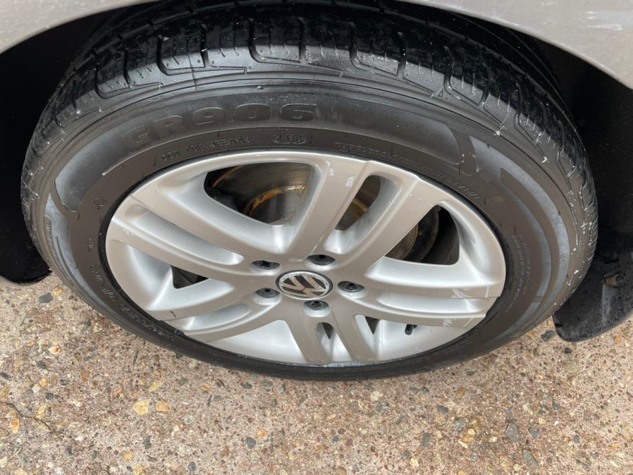 2011 Volkswagen Jetta SportWagen 4dr DSG TDI, available for sale in Manchester, Connecticut | Carsonmain LLC. Manchester, Connecticut 2011 Volkswagen Jetta SportWagen 4dr DSG TDI, available for sale in Manchester, Connecticut | Carsonmain LLC. Manchester, Connecticut