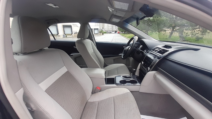 2012 Toyota Camry Hybrid 4dr Sdn LE (Natl), available for sale in Revere, Massachusetts | Wonderland Auto. Revere, Massachusetts 2012 Toyota Camry Hybrid 4dr Sdn LE (Natl), available for sale in Revere, Massachusetts | Wonderland Auto. Revere, Massachusetts
