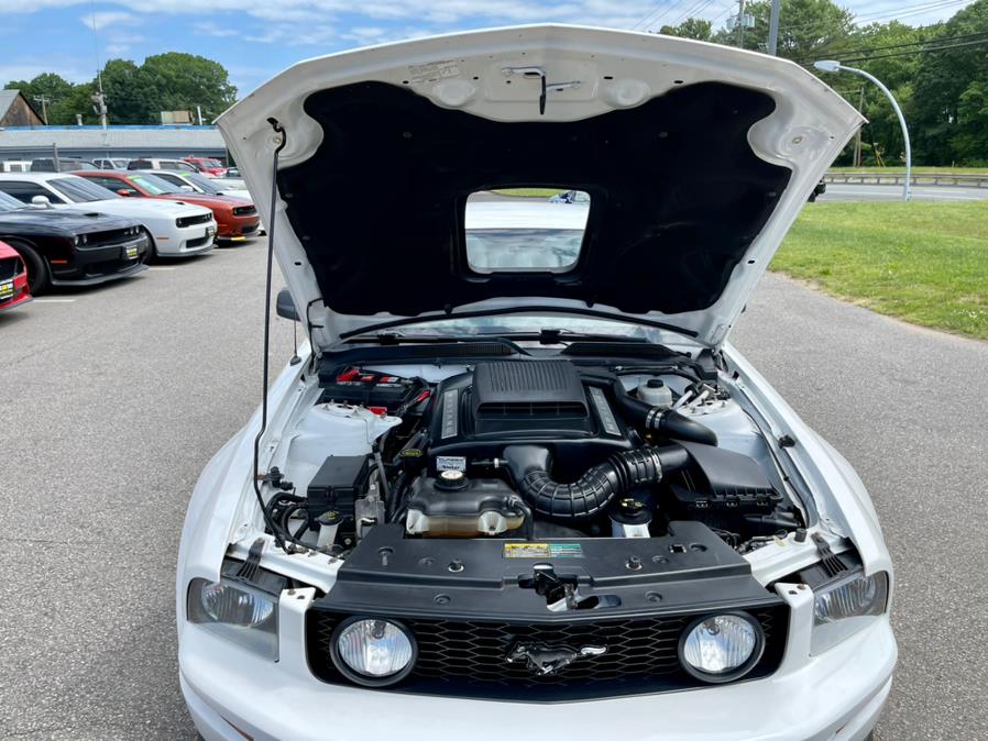 2006 Ford Mustang 2dr Cpe GT Deluxe, available for sale in South Windsor, Connecticut | Mike And Tony Auto Sales, Inc. South Windsor, Connecticut 2006 Ford Mustang 2dr Cpe GT Deluxe, available for sale in South Windsor, Connecticut | Mike And Tony Auto Sales, Inc. South Windsor, Connecticut