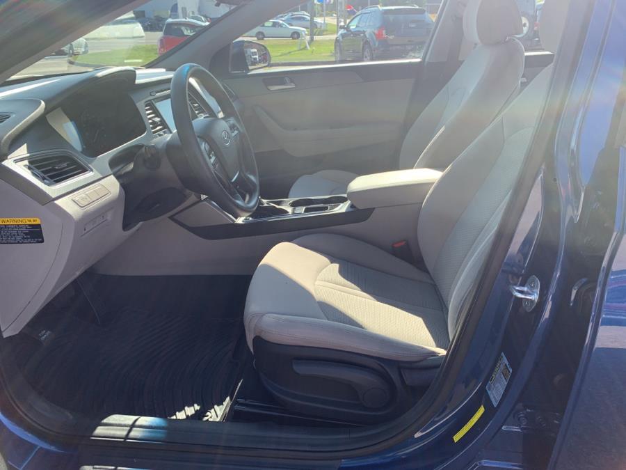 Used Hyundai Sonata 4dr Sdn 2.4L SE 2016 | Saybrook Auto Barn. Old Saybrook, Connecticut Used Hyundai Sonata 4dr Sdn 2.4L SE 2016 | Saybrook Auto Barn. Old Saybrook, Connecticut