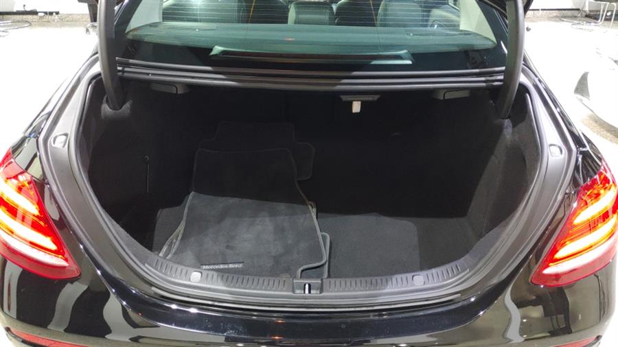 Used Mercedes-Benz E-Class E 300 4MATIC Sedan 2018 | Dream Car Gallery. Woodbury, New York Used Mercedes-Benz E-Class E 300 4MATIC Sedan 2018 | Dream Car Gallery. Woodbury, New York