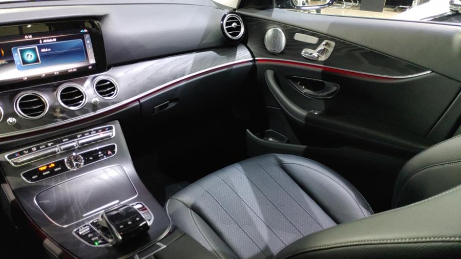 Used Mercedes-Benz E-Class E 300 4MATIC Sedan 2018 | Dream Car Gallery. Woodbury, New York Used Mercedes-Benz E-Class E 300 4MATIC Sedan 2018 | Dream Car Gallery. Woodbury, New York