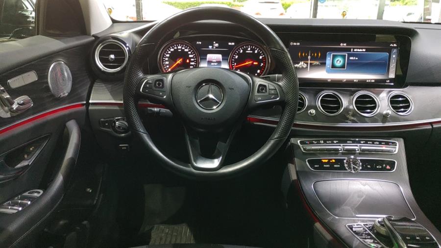Used Mercedes-Benz E-Class E 300 4MATIC Sedan 2018 | Dream Car Gallery. Woodbury, New York Used Mercedes-Benz E-Class E 300 4MATIC Sedan 2018 | Dream Car Gallery. Woodbury, New York