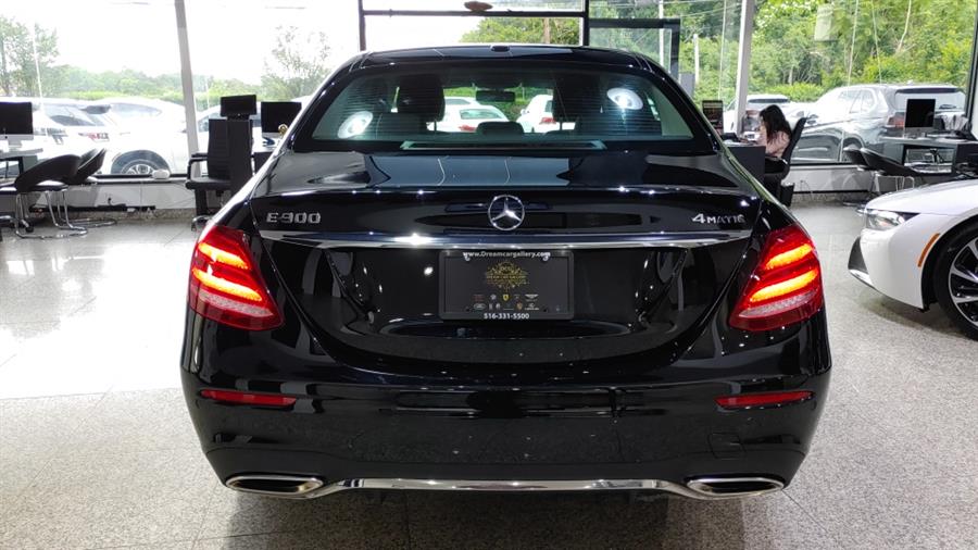 Used Mercedes-Benz E-Class E 300 4MATIC Sedan 2018 | Dream Car Gallery. Woodbury, New York Used Mercedes-Benz E-Class E 300 4MATIC Sedan 2018 | Dream Car Gallery. Woodbury, New York