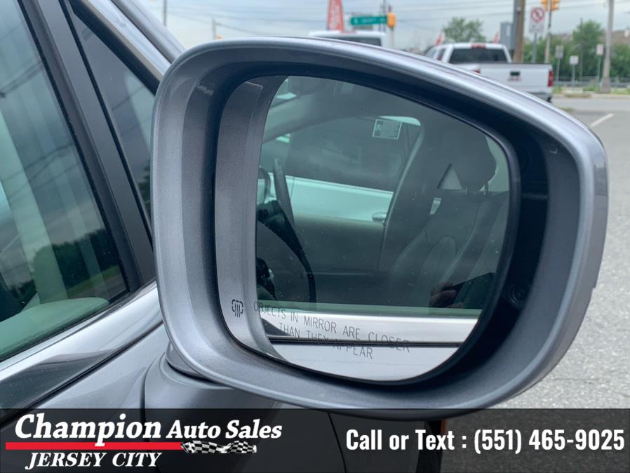 2018 Chrysler Pacifica Touring L FWD, available for sale in Jersey City, New Jersey | Champion Auto Sales. Jersey City, New Jersey 2018 Chrysler Pacifica Touring L FWD, available for sale in Jersey City, New Jersey | Champion Auto Sales. Jersey City, New Jersey