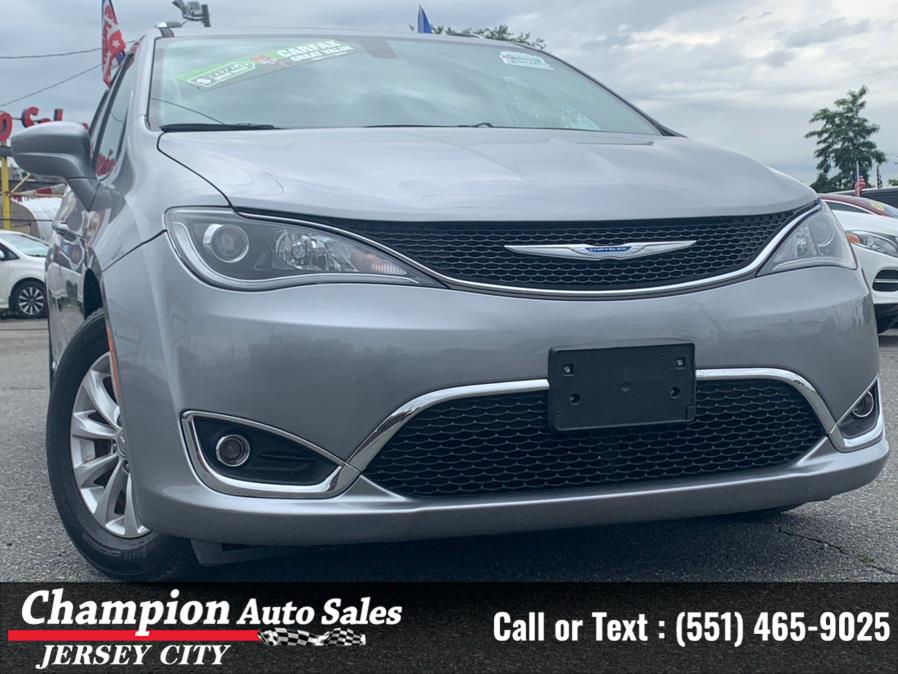 2018 Chrysler Pacifica Touring L FWD, available for sale in Jersey City, New Jersey | Champion Auto Sales. Jersey City, New Jersey 2018 Chrysler Pacifica Touring L FWD, available for sale in Jersey City, New Jersey | Champion Auto Sales. Jersey City, New Jersey
