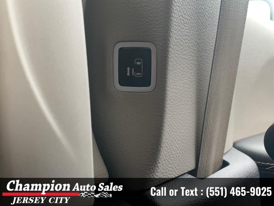 2018 Chrysler Pacifica Touring L FWD, available for sale in Jersey City, New Jersey | Champion Auto Sales. Jersey City, New Jersey 2018 Chrysler Pacifica Touring L FWD, available for sale in Jersey City, New Jersey | Champion Auto Sales. Jersey City, New Jersey