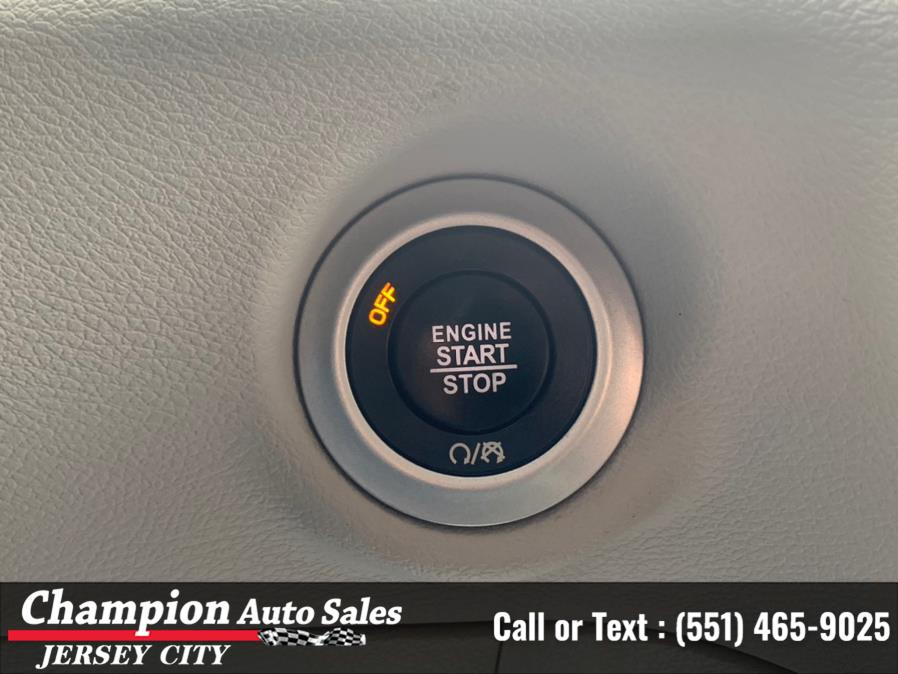 2018 Chrysler Pacifica Touring L FWD, available for sale in Jersey City, New Jersey | Champion Auto Sales. Jersey City, New Jersey 2018 Chrysler Pacifica Touring L FWD, available for sale in Jersey City, New Jersey | Champion Auto Sales. Jersey City, New Jersey