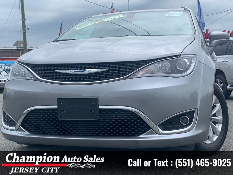 2018 Chrysler Pacifica Touring L FWD, available for sale in Jersey City, New Jersey | Champion Auto Sales. Jersey City, New Jersey 2018 Chrysler Pacifica Touring L FWD, available for sale in Jersey City, New Jersey | Champion Auto Sales. Jersey City, New Jersey