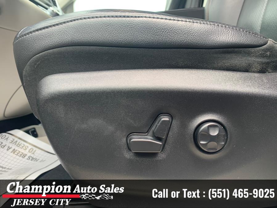 2018 Chrysler Pacifica Touring L FWD, available for sale in Jersey City, New Jersey | Champion Auto Sales. Jersey City, New Jersey 2018 Chrysler Pacifica Touring L FWD, available for sale in Jersey City, New Jersey | Champion Auto Sales. Jersey City, New Jersey