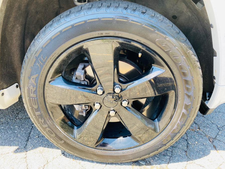 Used Jeep Grand Cherokee 4WD 4dr Altitude 2015 | Supreme Automotive. New Britain, Connecticut Used Jeep Grand Cherokee 4WD 4dr Altitude 2015 | Supreme Automotive. New Britain, Connecticut