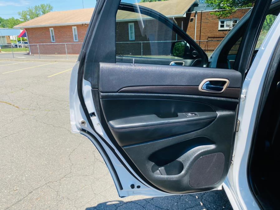 Used Jeep Grand Cherokee 4WD 4dr Altitude 2015 | Supreme Automotive. New Britain, Connecticut Used Jeep Grand Cherokee 4WD 4dr Altitude 2015 | Supreme Automotive. New Britain, Connecticut