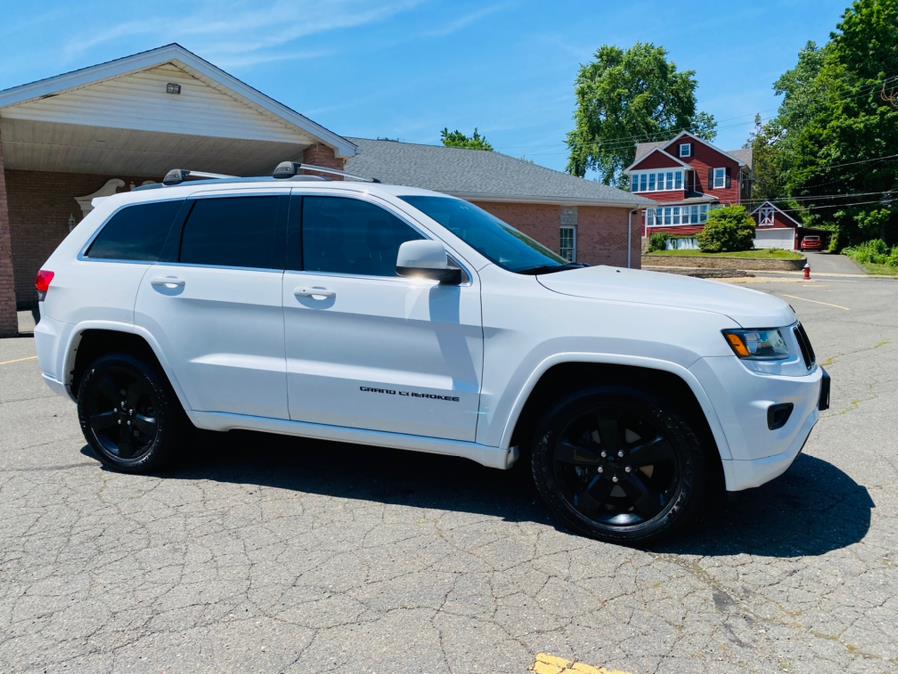 Used Jeep Grand Cherokee 4WD 4dr Altitude 2015 | Supreme Automotive. New Britain, Connecticut Used Jeep Grand Cherokee 4WD 4dr Altitude 2015 | Supreme Automotive. New Britain, Connecticut