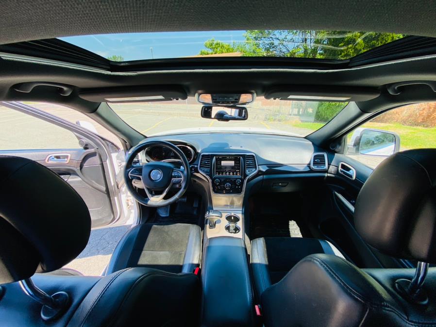 Used Jeep Grand Cherokee 4WD 4dr Altitude 2015 | Supreme Automotive. New Britain, Connecticut Used Jeep Grand Cherokee 4WD 4dr Altitude 2015 | Supreme Automotive. New Britain, Connecticut