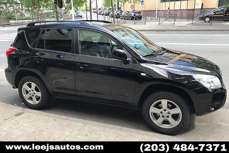 2007 Toyota RAV4 4WD 4dr 4-cyl Limited, available for sale in North Branford, Connecticut | LeeJ's Auto Sales & Service. North Branford, Connecticut