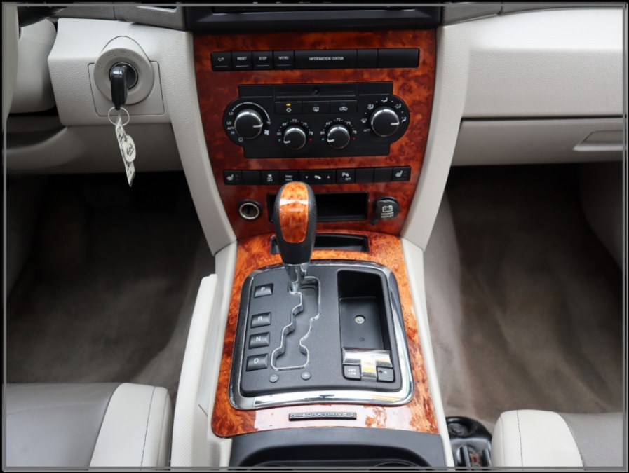 2006 Jeep Grand Cherokee 4dr Overland 4WD, available for sale in Huntington Station, New York | My Auto Inc.. Huntington Station, New York 2006 Jeep Grand Cherokee 4dr Overland 4WD, available for sale in Huntington Station, New York | My Auto Inc.. Huntington Station, New York