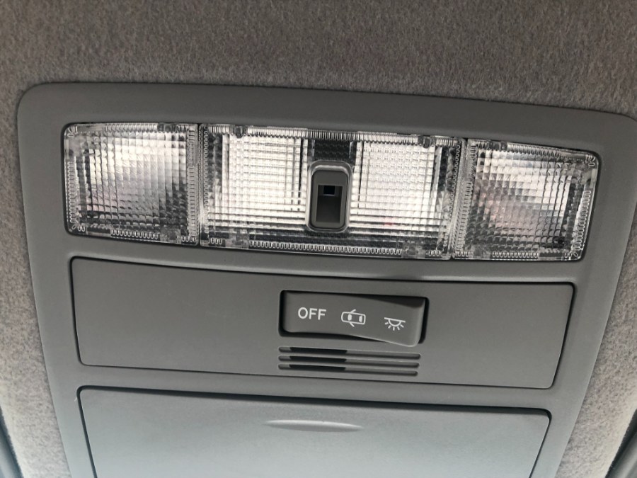 2010 Toyota Highlander 4WD 4dr V6 Base, available for sale in Bristol, Connecticut | Bristol Auto Center LLC. Bristol, Connecticut 2010 Toyota Highlander 4WD 4dr V6 Base, available for sale in Bristol, Connecticut | Bristol Auto Center LLC. Bristol, Connecticut