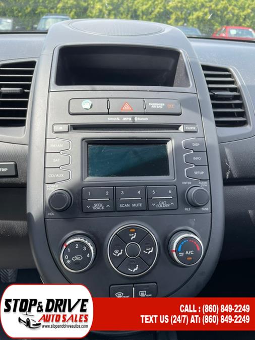2013 Kia Soul 5dr Wgn Auto Base, available for sale in East Windsor, Connecticut | Stop & Drive Auto Sales. East Windsor, Connecticut 2013 Kia Soul 5dr Wgn Auto Base, available for sale in East Windsor, Connecticut | Stop & Drive Auto Sales. East Windsor, Connecticut