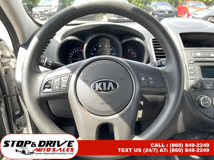 2013 Kia Soul 5dr Wgn Auto Base, available for sale in East Windsor, Connecticut | Stop & Drive Auto Sales. East Windsor, Connecticut 2013 Kia Soul 5dr Wgn Auto Base, available for sale in East Windsor, Connecticut | Stop & Drive Auto Sales. East Windsor, Connecticut