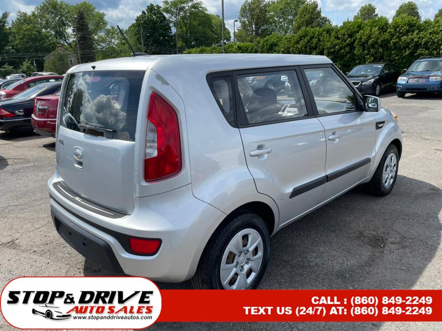 2013 Kia Soul 5dr Wgn Auto Base, available for sale in East Windsor, Connecticut | Stop & Drive Auto Sales. East Windsor, Connecticut 2013 Kia Soul 5dr Wgn Auto Base, available for sale in East Windsor, Connecticut | Stop & Drive Auto Sales. East Windsor, Connecticut