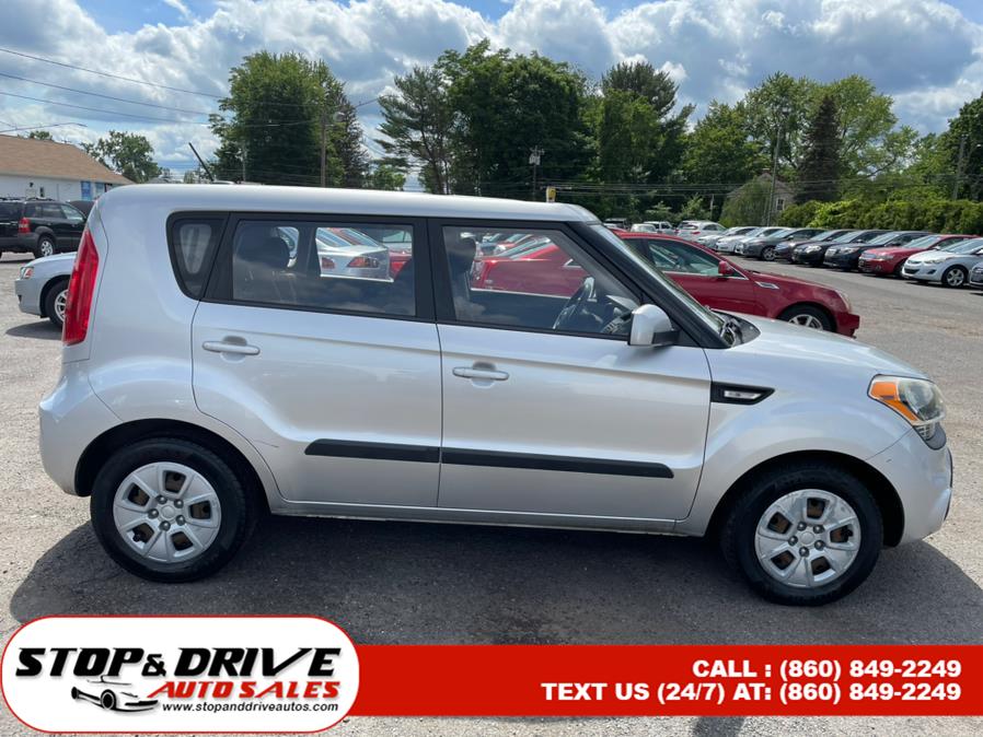 2013 Kia Soul 5dr Wgn Auto Base, available for sale in East Windsor, Connecticut | Stop & Drive Auto Sales. East Windsor, Connecticut 2013 Kia Soul 5dr Wgn Auto Base, available for sale in East Windsor, Connecticut | Stop & Drive Auto Sales. East Windsor, Connecticut