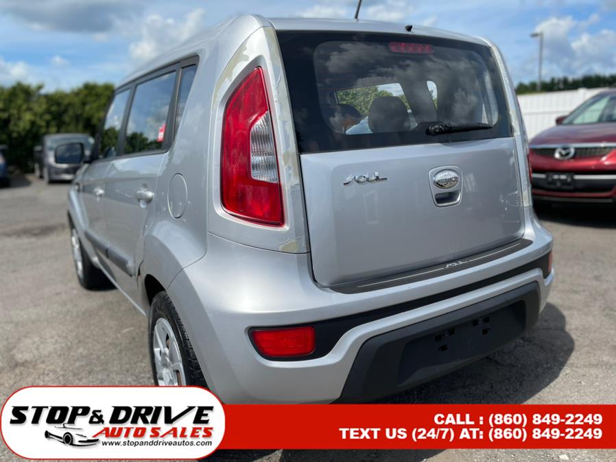 2013 Kia Soul 5dr Wgn Auto Base, available for sale in East Windsor, Connecticut | Stop & Drive Auto Sales. East Windsor, Connecticut 2013 Kia Soul 5dr Wgn Auto Base, available for sale in East Windsor, Connecticut | Stop & Drive Auto Sales. East Windsor, Connecticut